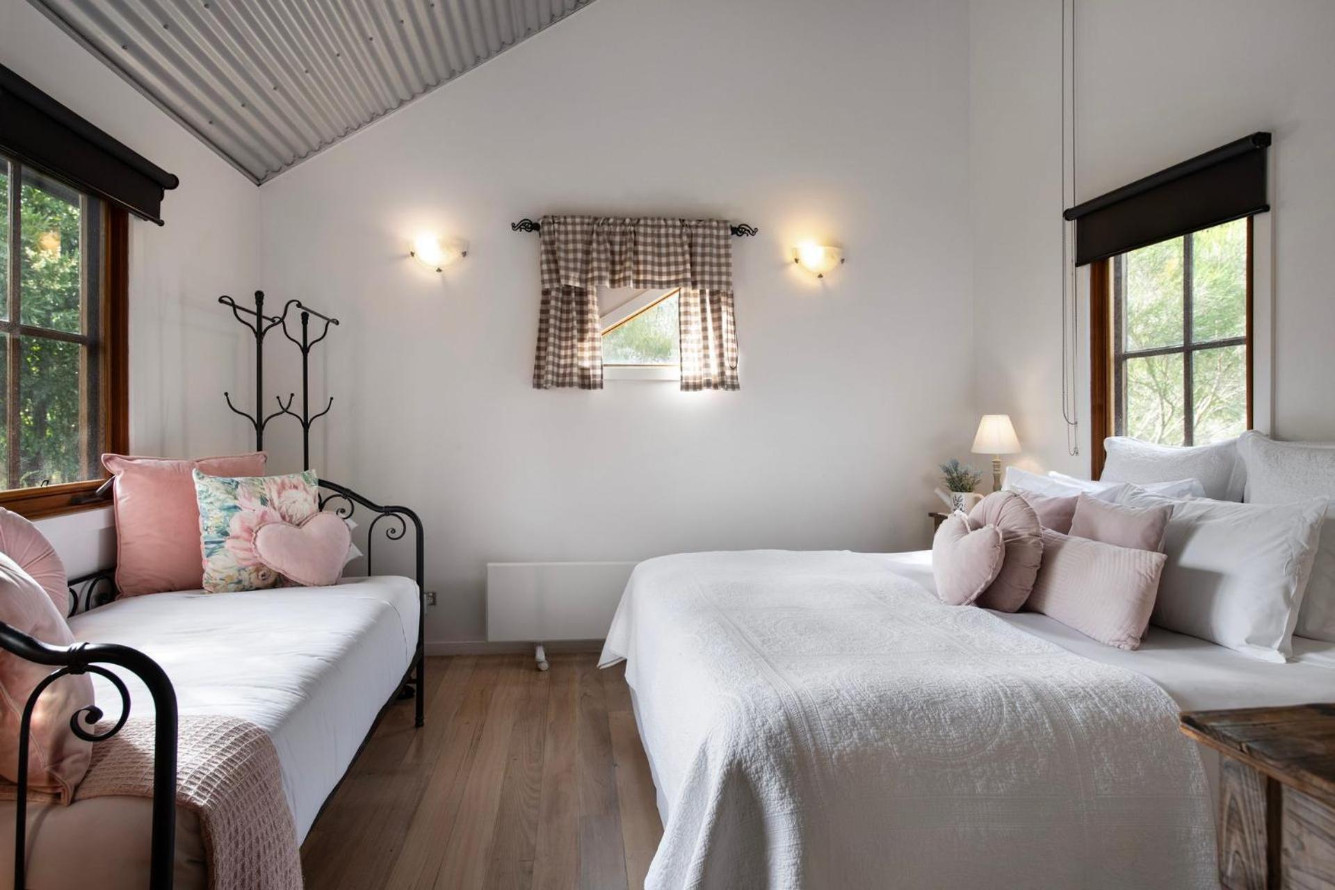 French Cottage Дейлсфорд Екстер'єр фото